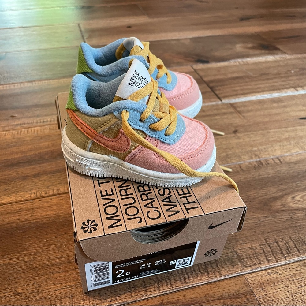 Nike Sun Club Sneakers